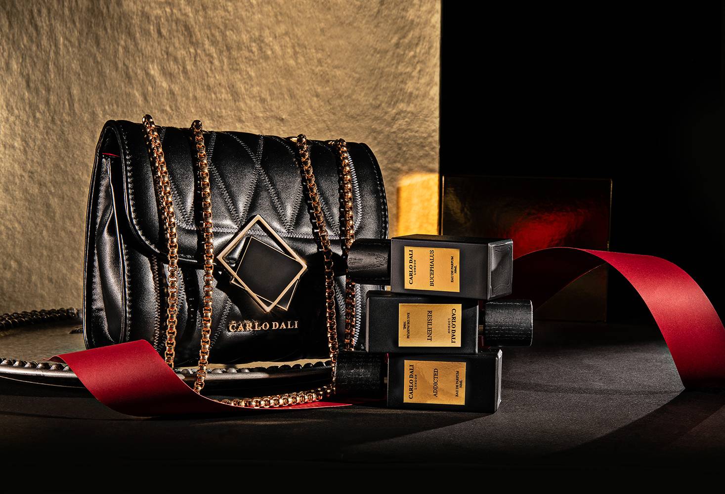 .Σικάτες τσάντες που κλέβουν τις εντυπώσεις από το διεθνές luxury brand CARLO DALI LONDON