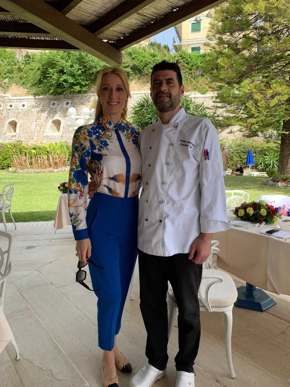 H Έλενα Ντάβλα με τον executive chef του Corfu Palace, Θωμά Λάμπουρα