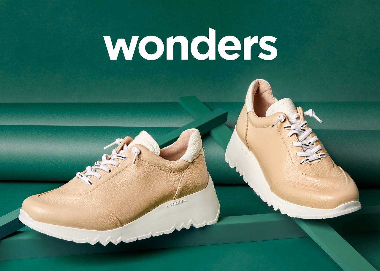 Τα it shoes της Wonders Shoes έχουν κάνει την εμφάνισή τους και εξυμνούν τις νέες τάσεις της μόδας. Λόγω των καθημερινών υποχρεώσεων, οι γυναίκες έχουν εντάξει στη γκαρνταρόμπα τους, τα αγαπημένα sneakers, σε μια μεγάλη ποικιλία σχεδίων και χρωμάτων, δημιουργώντας παράλληλα ένα εντυπωσιακό outfit που φοριέται όλη μέρα, ακόμα και το βράδυ. 