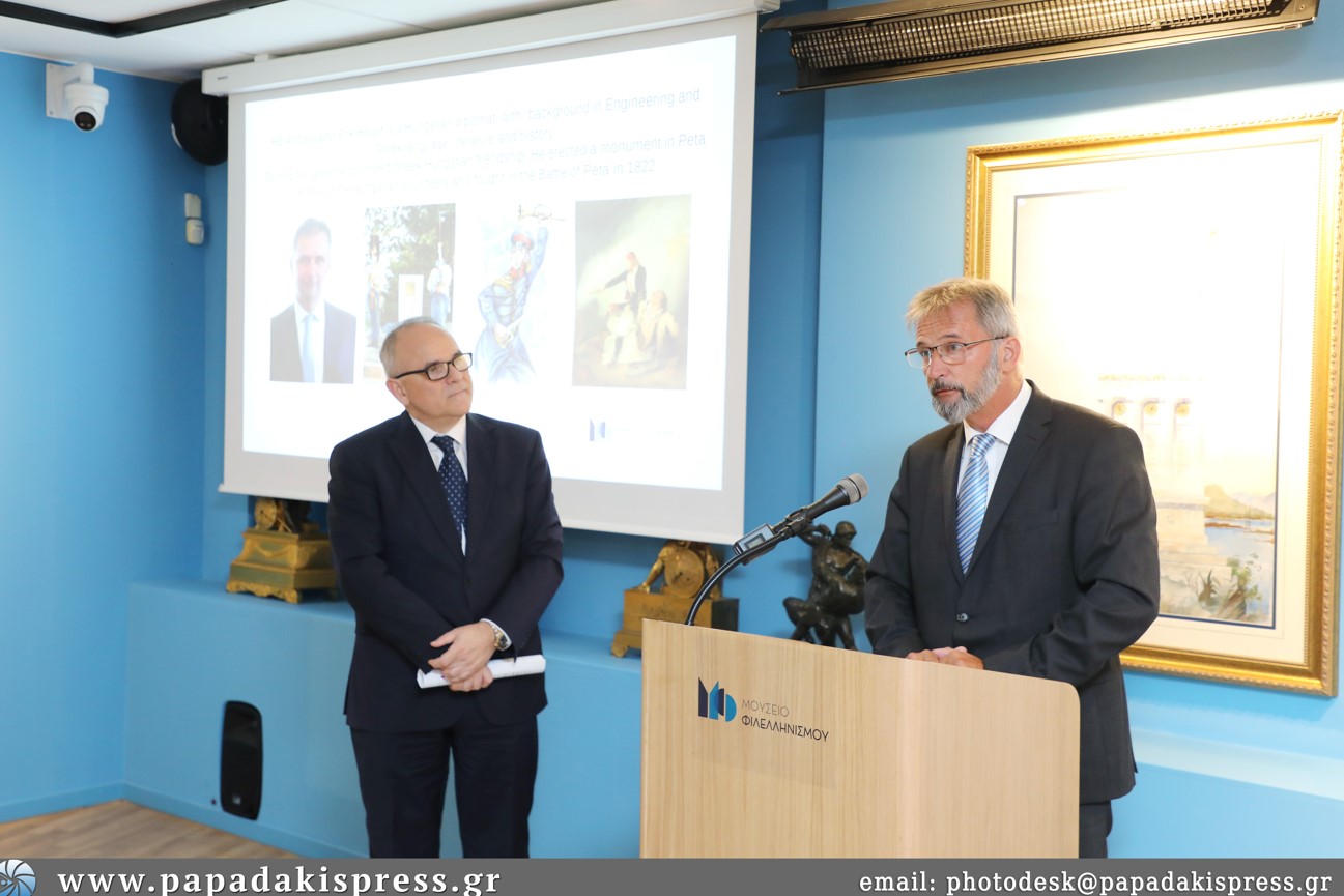 Κωνσταντίνος Βελέντζας Erik Haupt ( Πρέσβης της Ουγγαρίας )