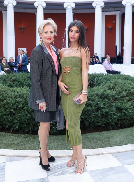 Δέσποινα Γιαννακοπούλου Δέσποινα Γιαννακοπούλου