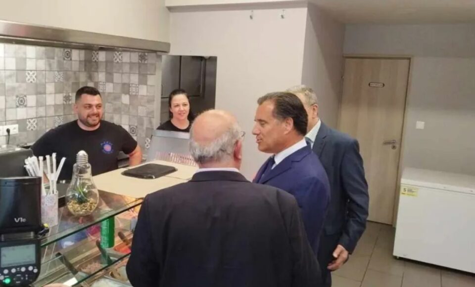 Ο Γωεργιάδης πήγε σε σουβλατζίδικο και την... πάτησε - Δείτε τι έπαθε