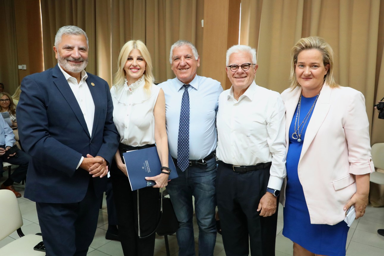 Θάνος Ασκητής ( Ψυχίατρος – Σεξολόγος, PhD ΕΚΠΑ, Αντιπεριφερειάρχης Υγείας Περιφέρειας Αττικής ) Ελευθερία Πικρού - Μωραϊτάκη ( Πρόεδρος και Διευθύνων Σύμβουλος ΕΚΑΠΤΥ ) Κωνσταντίνος Πάντος ( Πρόεδρος Κλινικής ΓΕΝΕΣΙΣ ΑΘΗΝΩΝ, Γενικός Γραμματέας Ελληνικής Εταιρείας Αναπαραγωγικής Ιατρικής )