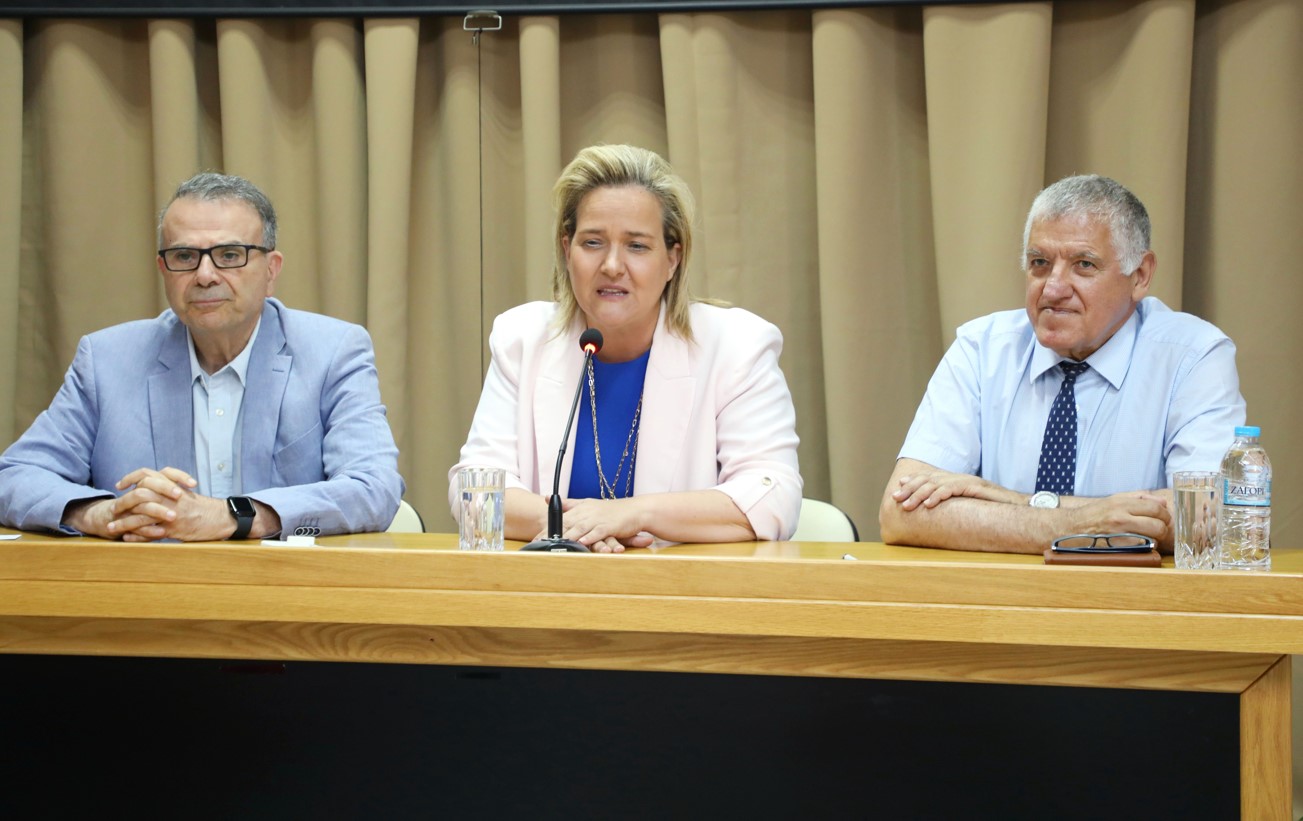 Θάνος Ασκητής ( Ψυχίατρος – Σεξολόγος, PhD ΕΚΠΑ, Αντιπεριφερειάρχης Υγείας Περιφέρειας Αττικής ) Ελευθερία Πικρού - Μωραϊτάκη ( Πρόεδρος και Διευθύνων Σύμβουλος ΕΚΑΠΤΥ ) Κωνσταντίνος Πάντος ( Πρόεδρος Κλινικής ΓΕΝΕΣΙΣ ΑΘΗΝΩΝ, Γενικός Γραμματέας Ελληνικής Εταιρείας Αναπαραγωγικής Ιατρικής )