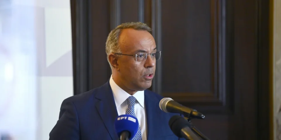 Σταϊκούρας: Έτσι θα αντιμετωπίσουμε το κυκλοφοριακό - 950 νέα λεωφορεία στην Αττική μέχρι το 2025