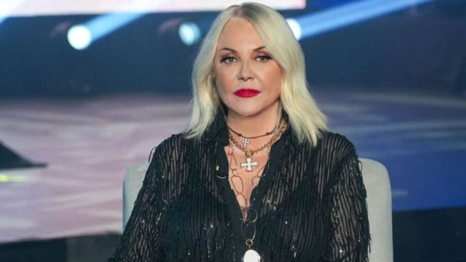 Αινιγματική ανάρτηση από την Ρούλα Κορομηλά: "Ματαιοδοξία και συναφή μόνο εμπόδια προκαλούν"