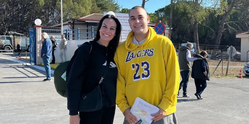 Εύη Βατίδου: Η selfie με τον 22χρονο γιο της στο επισκεπτήριο