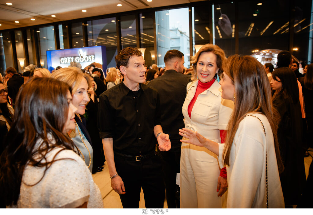Angela Marinidis, Nicole Schaefer, Casey Cadwallader, Katharina Pollman Giavridis, Λάουρα Λαλαούνη