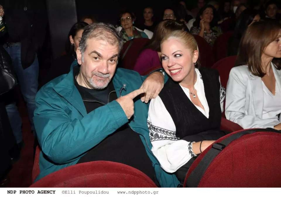 Ο Δημήτρης Σταρόβας μαζί με τη σύντροφό του στο θέατρο έξι μήνες μετά το εγκεφαλικό - Δείτε φωτογραφίες