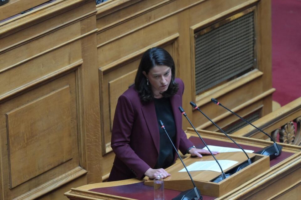 Νίκη Κεραμέως στη Βουλή: Τέλος στο δίλημμα κρατική στήριξη ή εργασία για τους συμπολίτες μας με αναπηρία