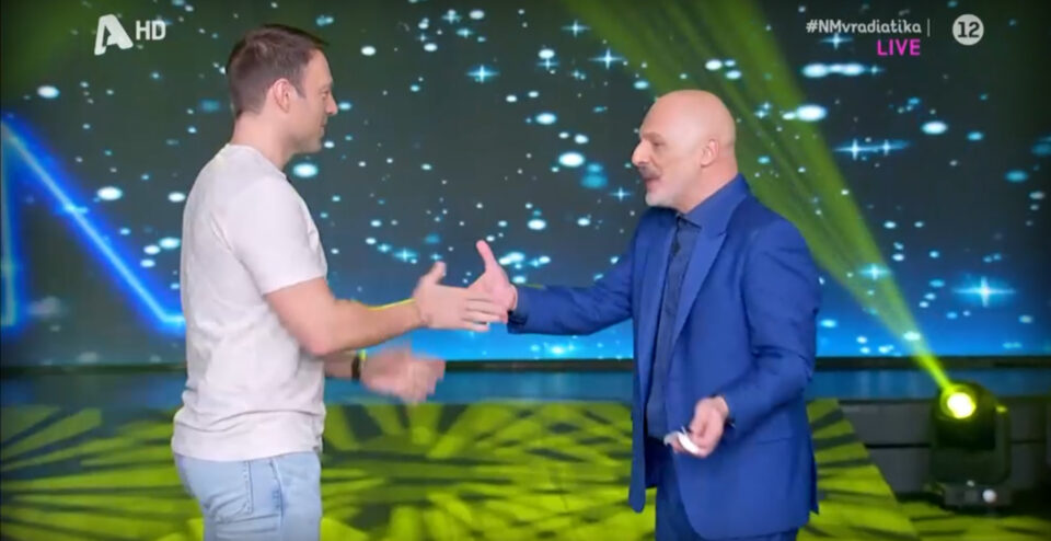 Ο Κασσελάκης "μπούκαρε" στο show του Μουτσινά και τον άφησε άφωνο!
