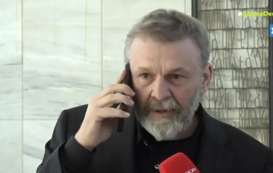 Απόστολος Γκλέτσος: Λύγισε στον "αέρα" μιλώντας για τον Μανούσο Μανουσάκη