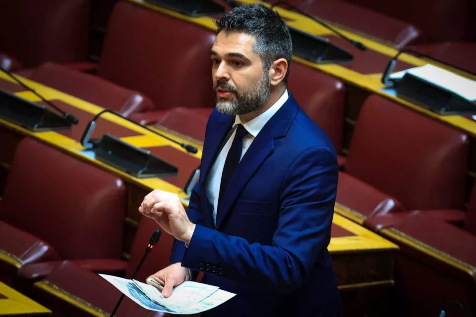 ΣΥΡΙΖΑ: Με το ένα πόδι εκτός κόμματος ο Σαρακιώτης - Προβλήματα με το καλημέρα στο Κίνημα Δημοκρατίας