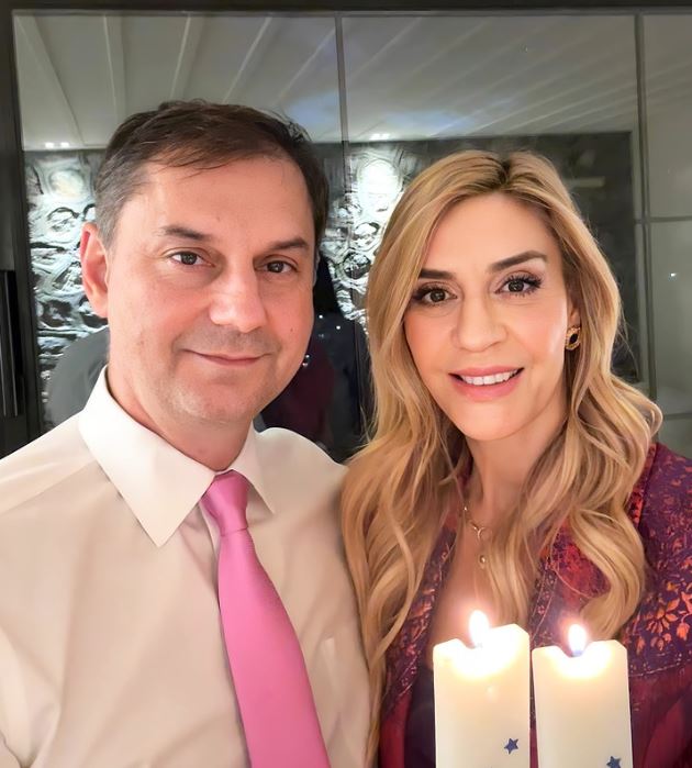 ΧΑΡΗΣ ΘΕΟΧΑΡΗΣ - ΔΗΜΗΤΡΑ ΘΕΟΧΑΡΗ | Πηγή: Instagram