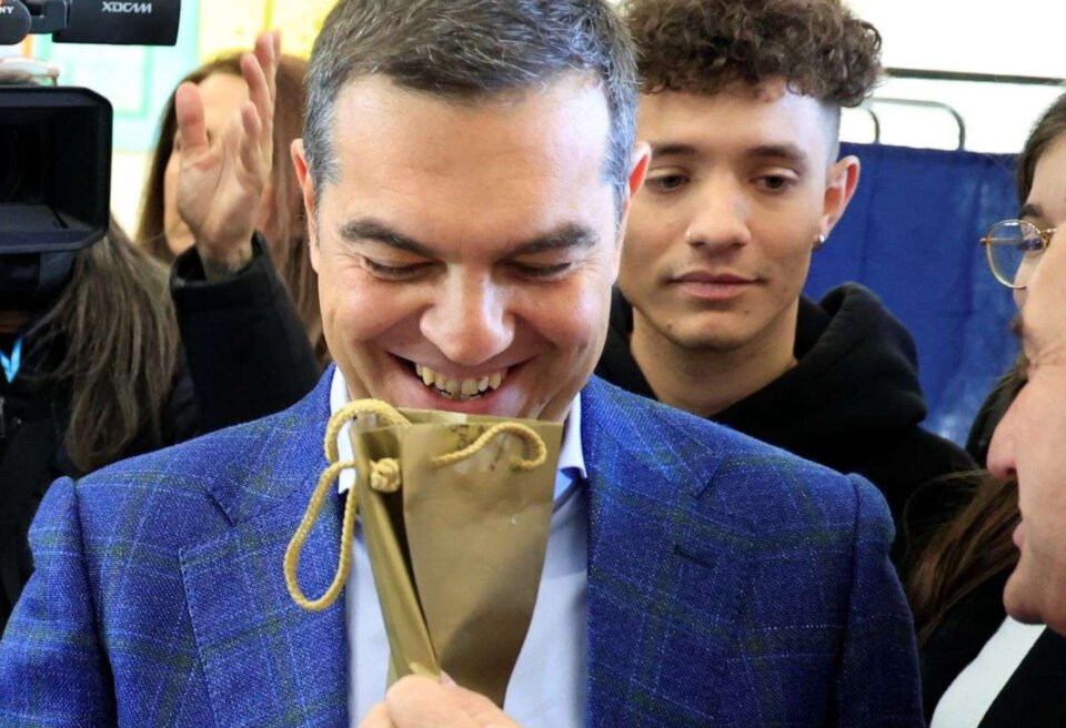 Το δώρο που έκανε η εφορευτική επιτροπή στον Αλέξη Τσίπρα