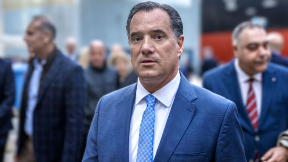 Άδωνις Γεωργιάδης: Τί είναι το έξυπνο "ηλεκτρονικό βραχιολάκι" που αναμένεται να εφαρμοστεί στα Επείγοντα τον επόμενο χρόνο