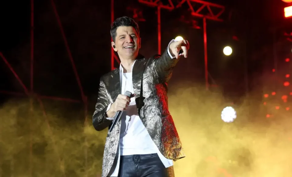 Σάκης Ρουβάς: "Η Eurovision είναι από τα πιο όμορφα πράγματα που έχω κάνει"