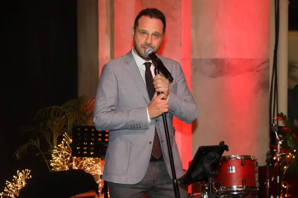 Μέμος Μπεγνής: "Ο άνθρωπος οδεύει προς την καταστροφή του. Δεν έχει μείνει τίποτα όρθιο"