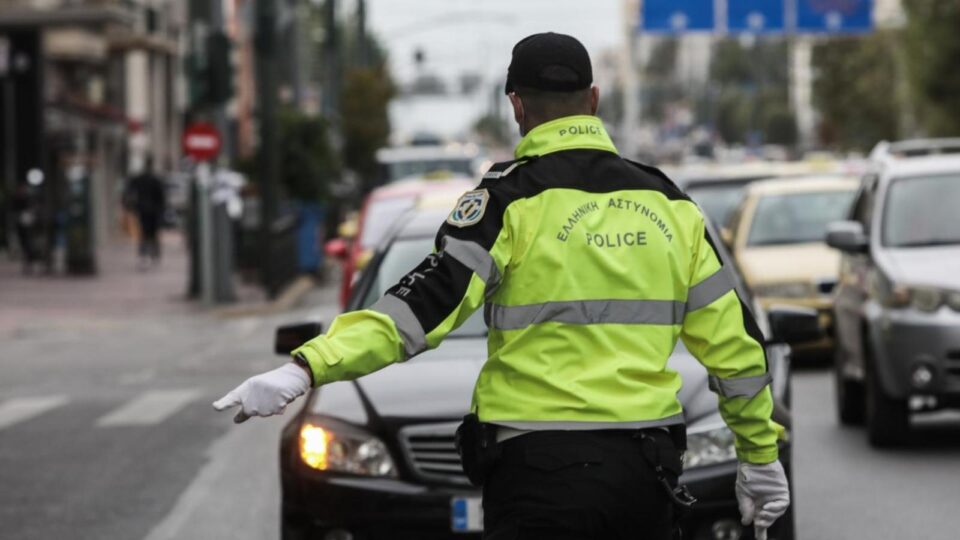 Η ερώτηση-παγίδα που γίνεται στα μπλόκα της τροχαίας: Τι πρέπει να απαντήσεις