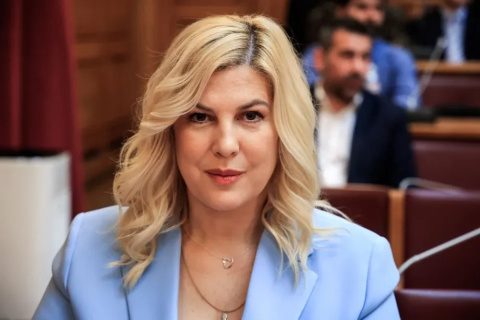 Η Ράνια Θρασκιά στο σταυροδρόμι του ΣΥΡΙΖΑ και του Κινήματος Δημοκρατίας