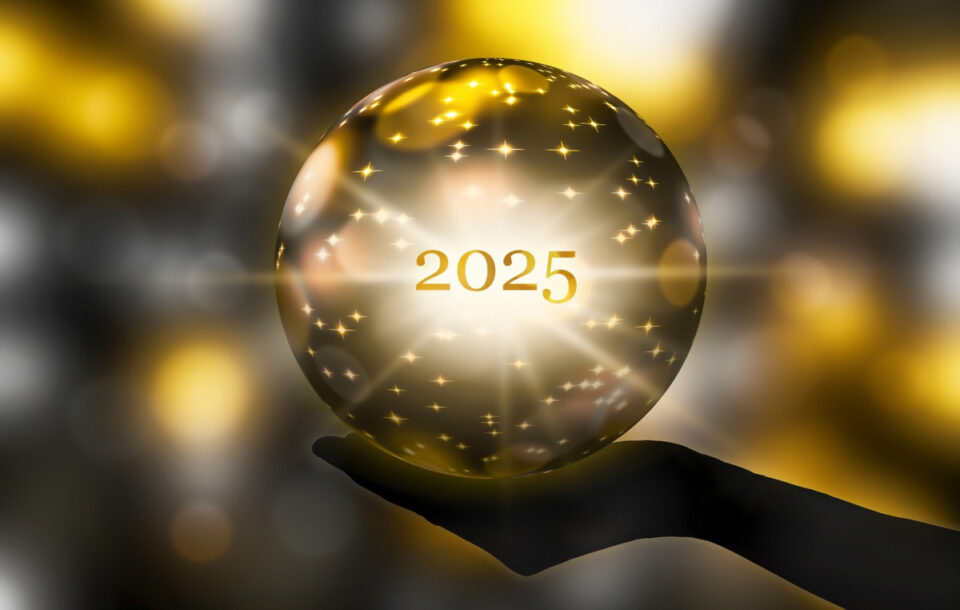 Δείτε τις αστρολογικές προβλέψεις για το 2025 και οργανώστε τη ζωή σας!