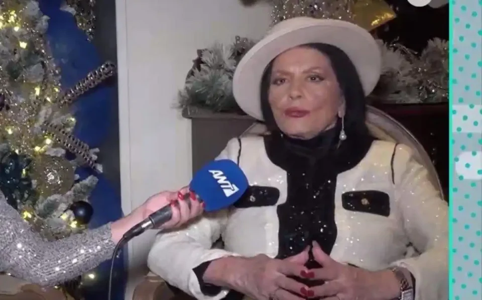 Ζωζώ Σαπουντζάκη: "Δεν αποκλείεται να με δείτε να παντρεύομαι τη νέα χρονιά"