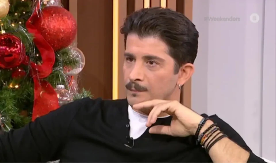 Χρήστος Σπανός για Γιάννη Μπέζο: "Για πολλά χρόνια μετά το «Άκρως Οικογενειακόν» τον έπαιρνα τηλέφωνο και του ζητούσα τη γνώμη του για δουλειές που μου πρότειναν"