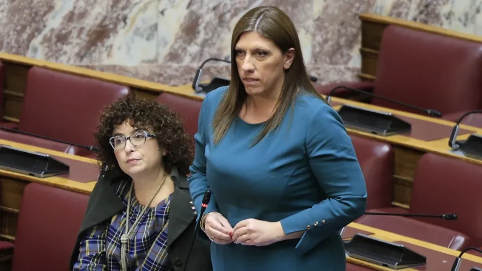 Η Ζωή Κωνσταντοπούλου σε δράση αφύπνισης κατά εξώσεων και πλειστηριασμών