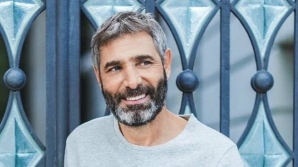 Ο Θοδωρής Αθερίδης ετοιμάζει δική του εκπομπή πνευματικής αναζήτησης: Δείτε σε ποιο κανάλι