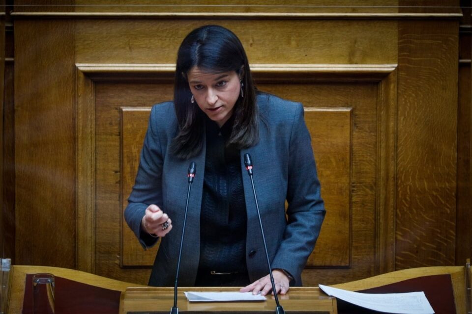 Προϋπολογισμός 2025 - Νίκη Κεραμέως: Τον Ιανουάριο νέες αυξήσεις σε μισθούς