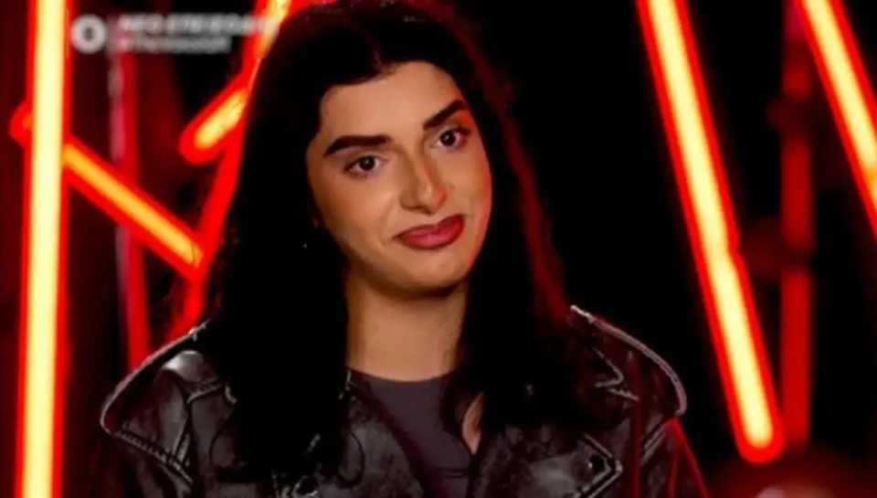 The Voice: "Δεν θέλω να είμαι η Angel η εγγονή της Δούκισσας" - Πέρασε στα Knockouts