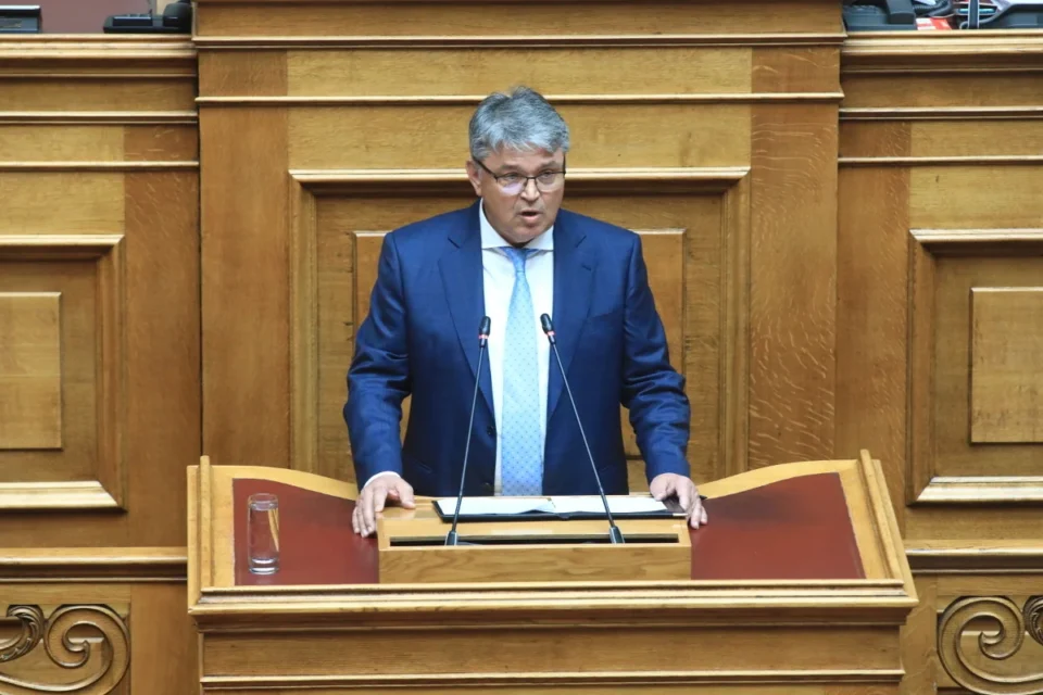 Δημήτρης Νατσιός: Δεν κατανοείτε τι σημαίνει να τελειώνει ο μισθός στις 20 του μήνα