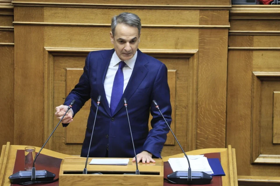 Κυριάκος Μητσοτάκης στη Βουλή: Ο μέσος μισθός θα φτάσει το 2027 πάνω από τα 1.500 ευρώ