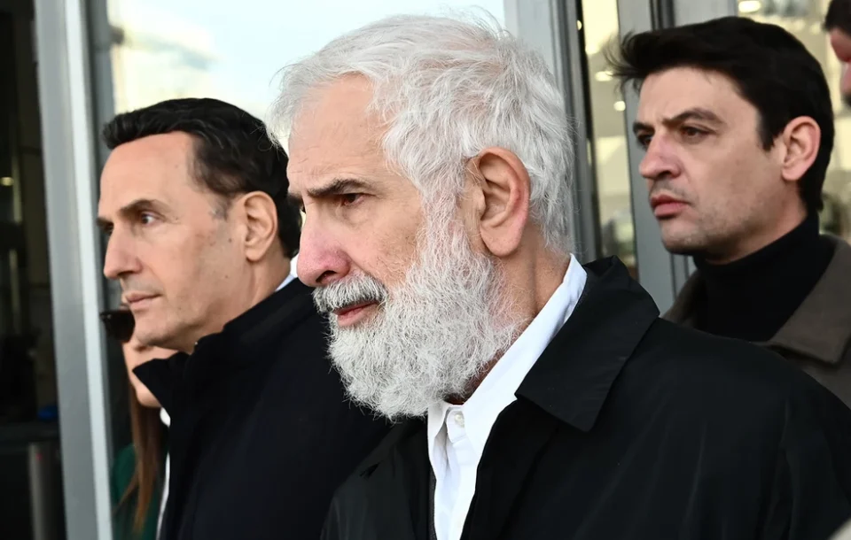 Ένταση στη δίκη του Πέτρου Φιλιππίδη: "Δεν ντρεπόσαστε λίγο;"