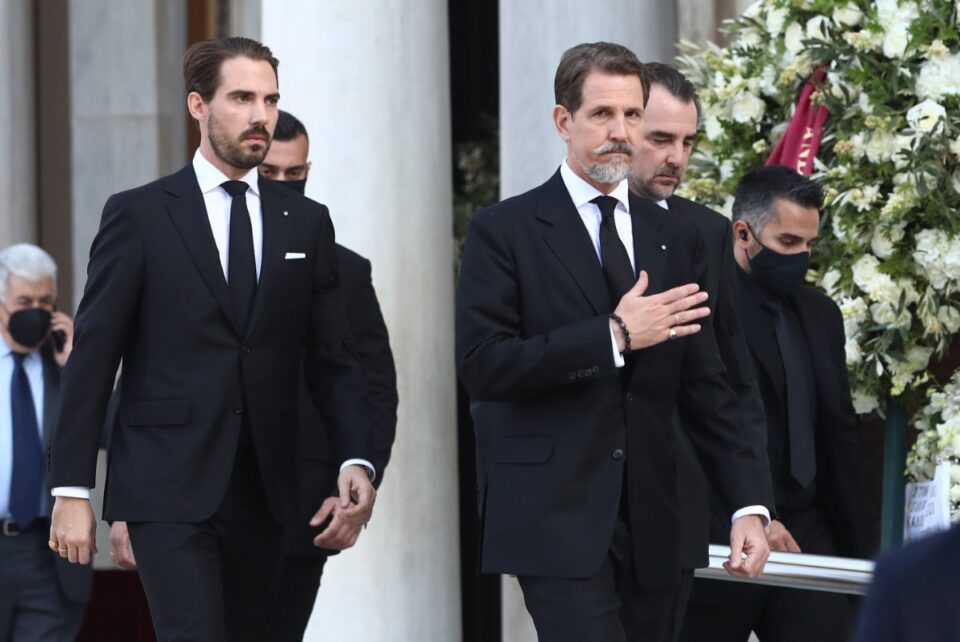 Το όνομα αυτών… "Ντε Γκρες": Η αναγνώριση ελληνικής ιθαγένειας στα μέλη της τέως βασιλικής οικογένειας
