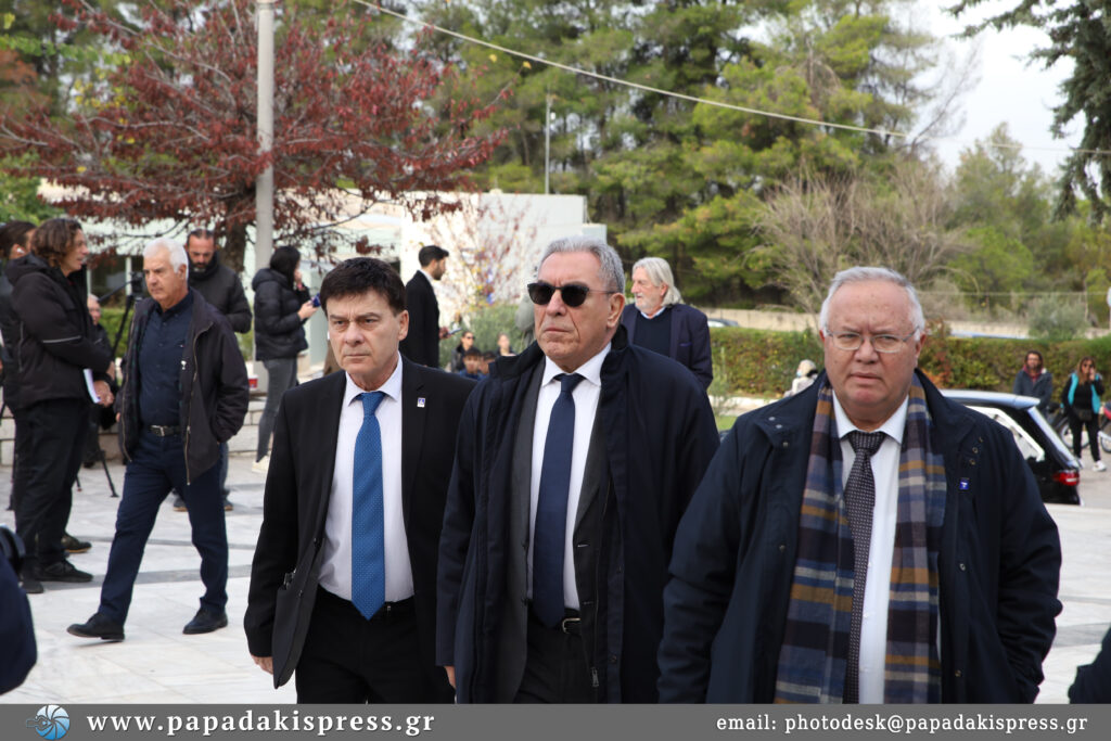 Βασίλης Καπερνάρος