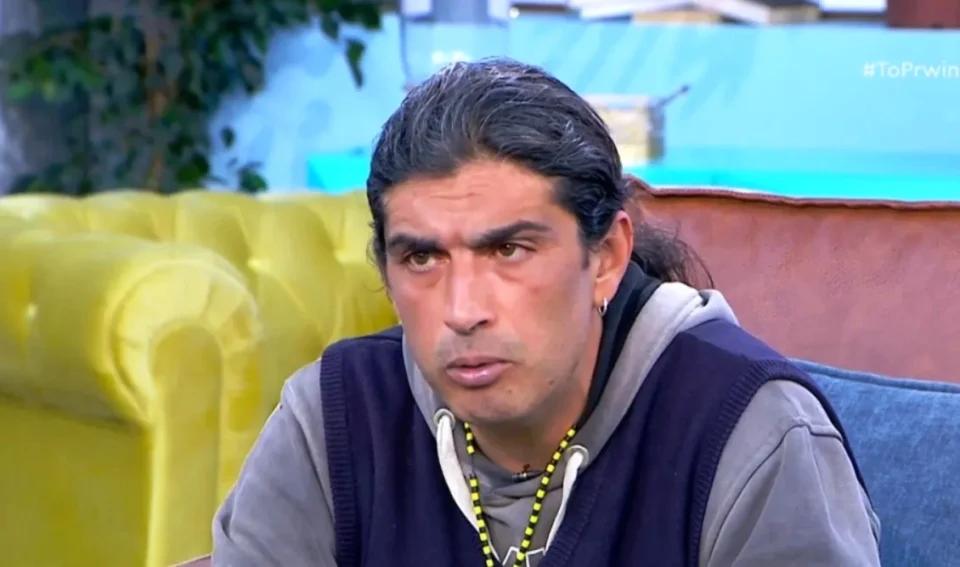Το είδαμε κι αυτό! Ο παλαιοχριστιανός Μανώλης δίνει συμβουλές για.... τις νέες ταυτότητες