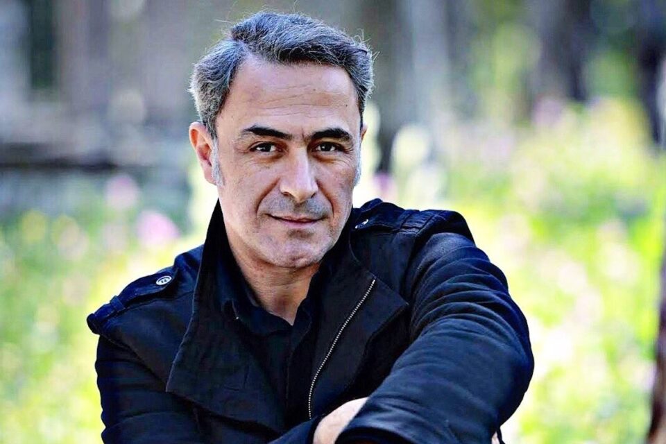 Θανάσης Κουρλαμπάς: "Να δεις δηλαδή τι γίνεται και με τον εαυτό σου και με τον άνθρωπο σου και με τα παιδιά σου"
