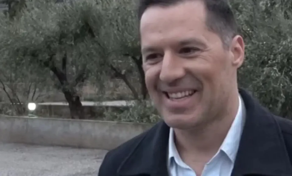 Αδάμ Τσαρούχης: "Είναι περίεργο που δεν γνώριζε ο Μπάμπης Στόκας για το τραγούδι"