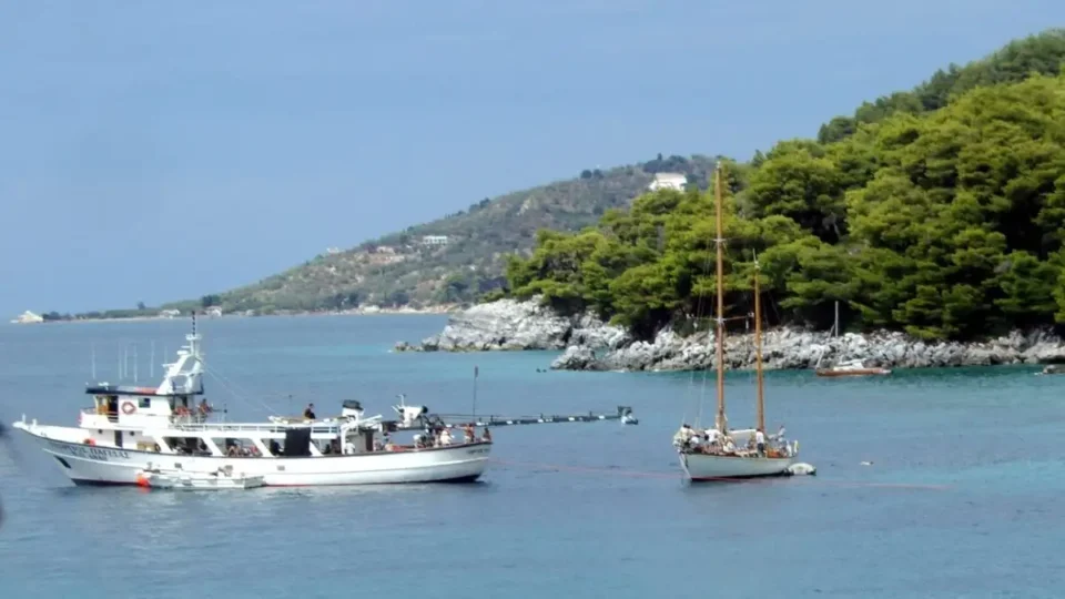 Σκόπελος: Το κατεξοχήν ελληνικό νησί με τις ιδανικές αναλογίες που ταυτίζεται απόλυτα με την ταινία Mamma Mia