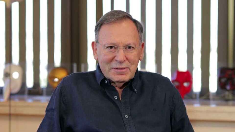 Ανδρέας Φουστάνος: "Έβαλα τις κόρες μου στα χειρουργεία μπας και ακολουθήσουν το επάγγελμα"
