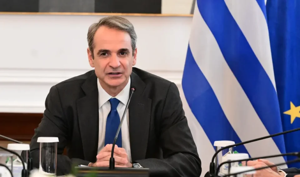 Εβδομαδιαία ανασκόπηση Μητσοτάκη: Το 2025 έχει ξεκινήσει δυναμικά με πολλές πρωτοβουλίες και εξελίξεις - Δεν μπορούμε να κλείνουμε τα μάτια σε ασυνείδητους οδηγούς