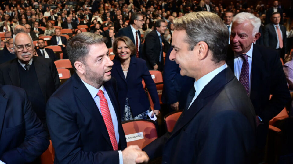 Κυριάκος Μητσοτάκης και Νίκος Ανδρουλάκης θα εκφωνήσουν επικήδειο στην κηδεία του Κώστα Σημίτη