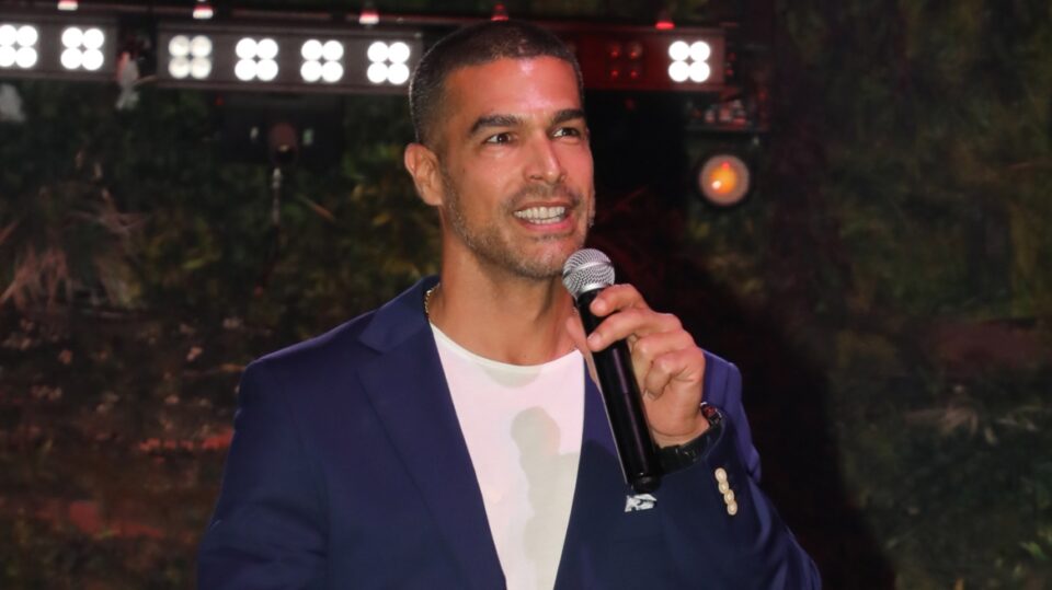Νίκος Αναδιώτης: "Θεωρώ ότι ότι μου συμβαίνει στην ζωή είναι γιατί μου το επιτρέπει ο Θεός"