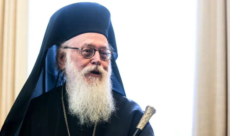 Αρχιεπίσκοπος Αλβανίας Αναστάσιος: Έως τις 10 το πρωί το λαϊκό προσκύνημα - Αύριο το σκήνωμά του στην Αλβανία