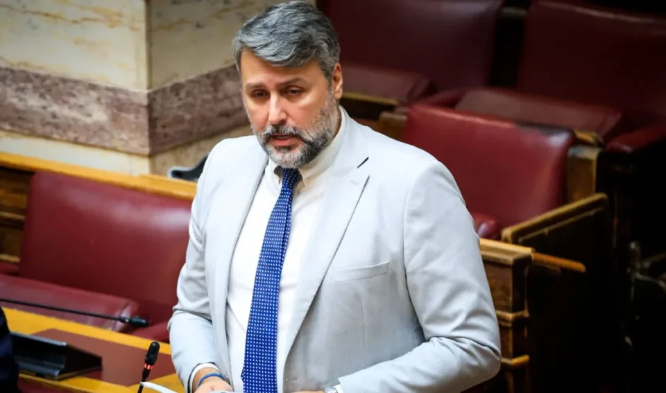 Γιάννης Καλλιάνος για την εμπρηστική επίθεση στο κέντρο μελέτης στη Γλυφάδα: "Η Δημοκρατία δεν εκφοβίζεται από μια μερίδα διαταραγμένων προσωπικοτήτων"