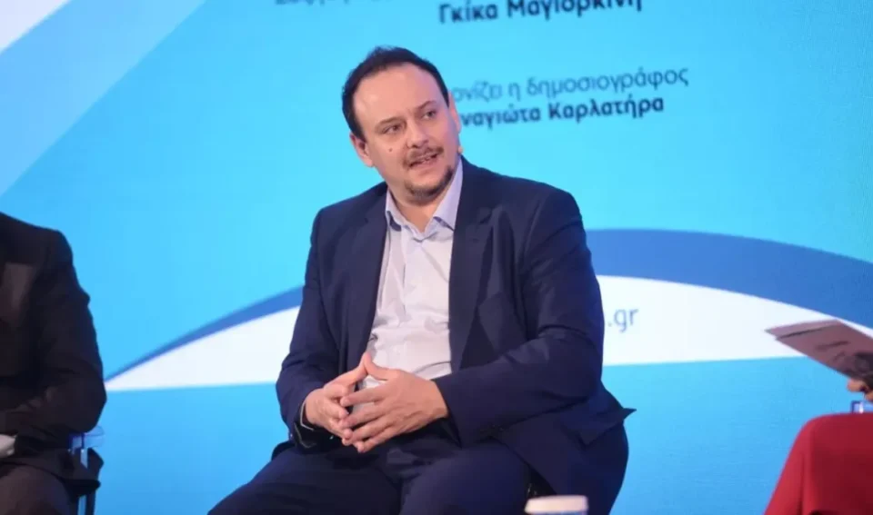 Γκίκας Μαγιορκίνης: Η μηνιγγίτιδα μπορεί να προκληθεί από μικρόβιο που δημιουργεί φλεγμονή και στρεσάρει τον εγκέφαλο - Στις στενές επαφές συστήνεται η χορήγηση χημειοπροφύλαξης