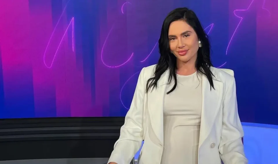 Έλενα Τσαγκρινού: "Πριν τη Eurovision ήμουν 10 κιλά παραπάνω. Ακούστηκε ότι πρέπει να τα χάσω για να μπω στα ρούχα μου"