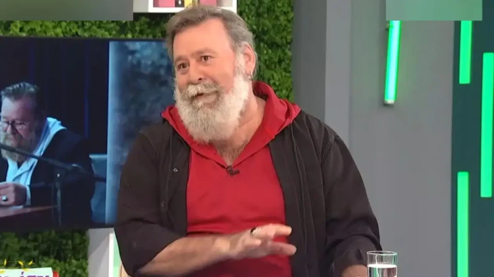 Κωστής Σαββιδάκης: "Πέρασα από 4 κάστινγκ για τις Άγριες Μέλισσες. Κάθε φορά ήταν και μια έκπληξη"