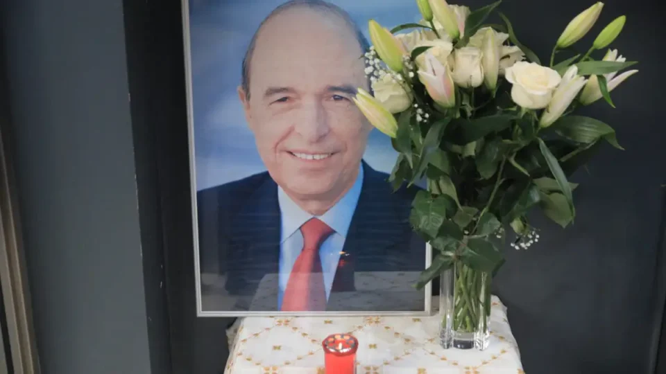 Συγκινεί το "αντίο" του οδηγού και σωματοφύλακα του Κώστα Σημίτη